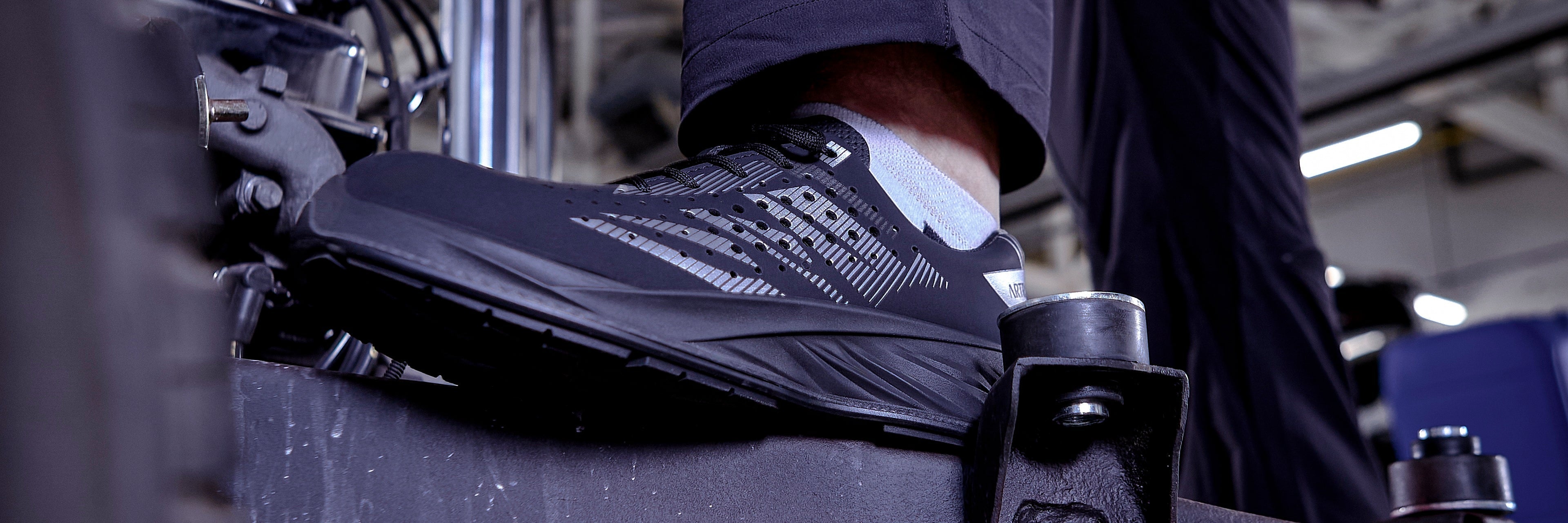 Poltopánky bezpečnostné S1 P